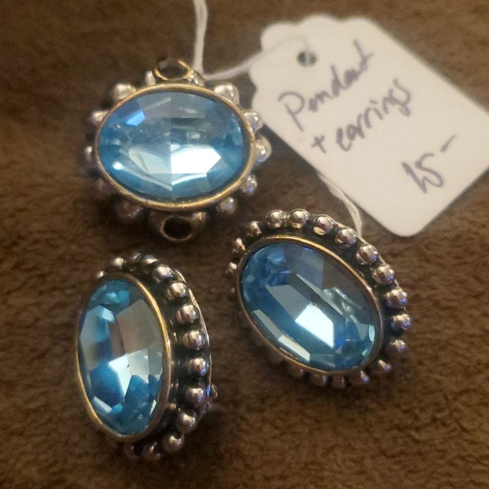Pendant and earrings